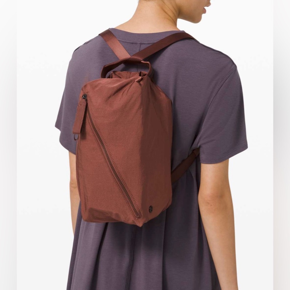 *NWT* Lululemon Fast Track Bag 9L Carmel Brown/Orange